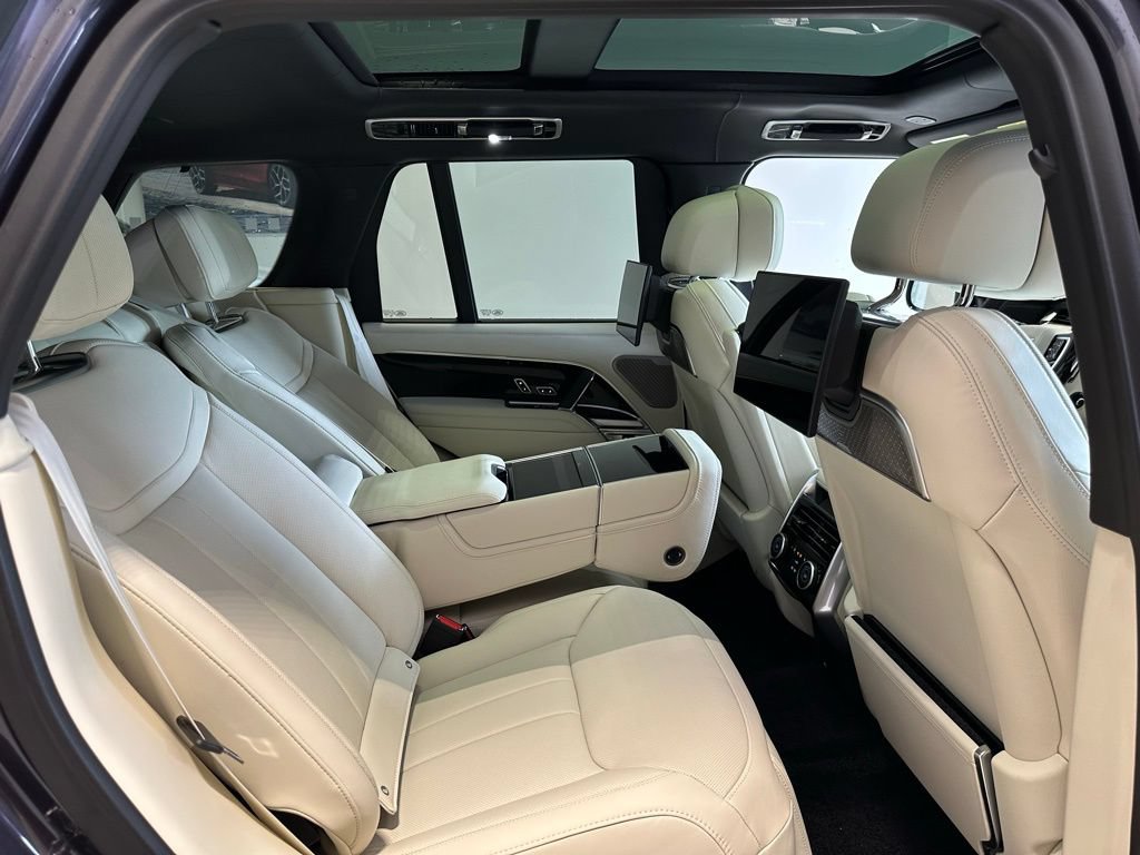 New 2025 Land Rover Range Rover Autobiography AWD/4WD image 14