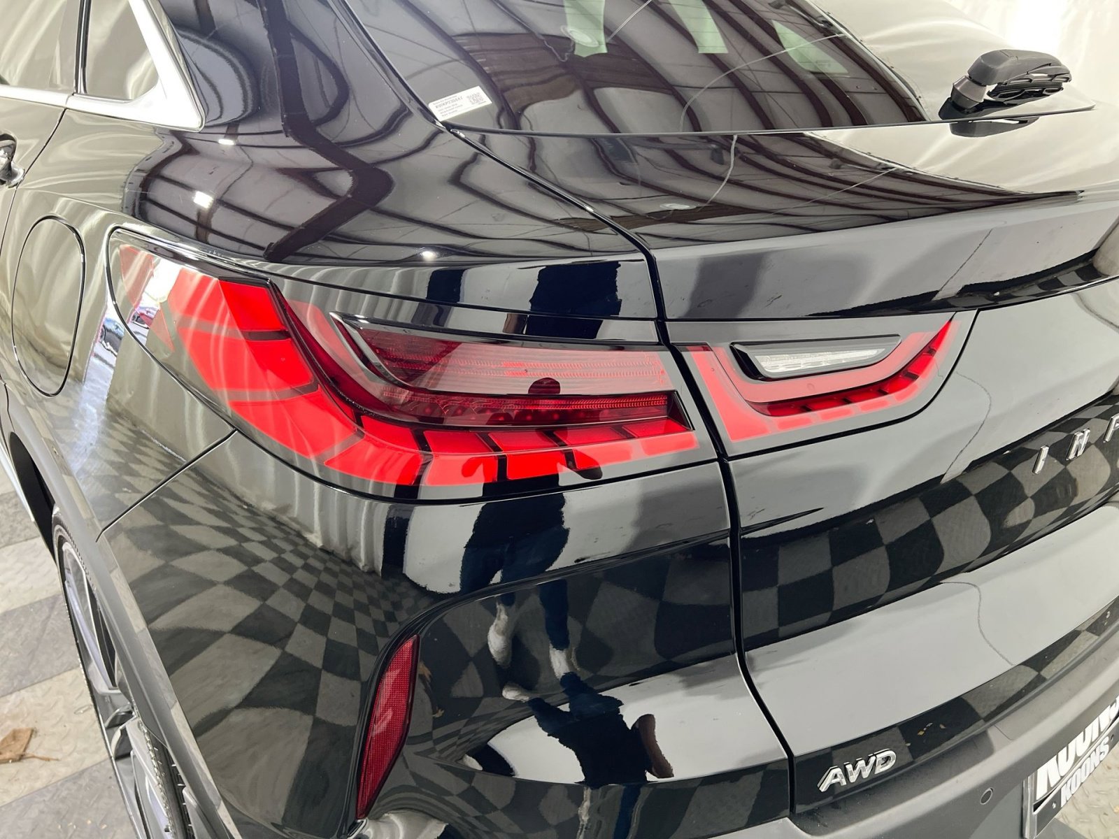 Used 2023 INFINITI QX55 Luxe w/ Accent Package image 17