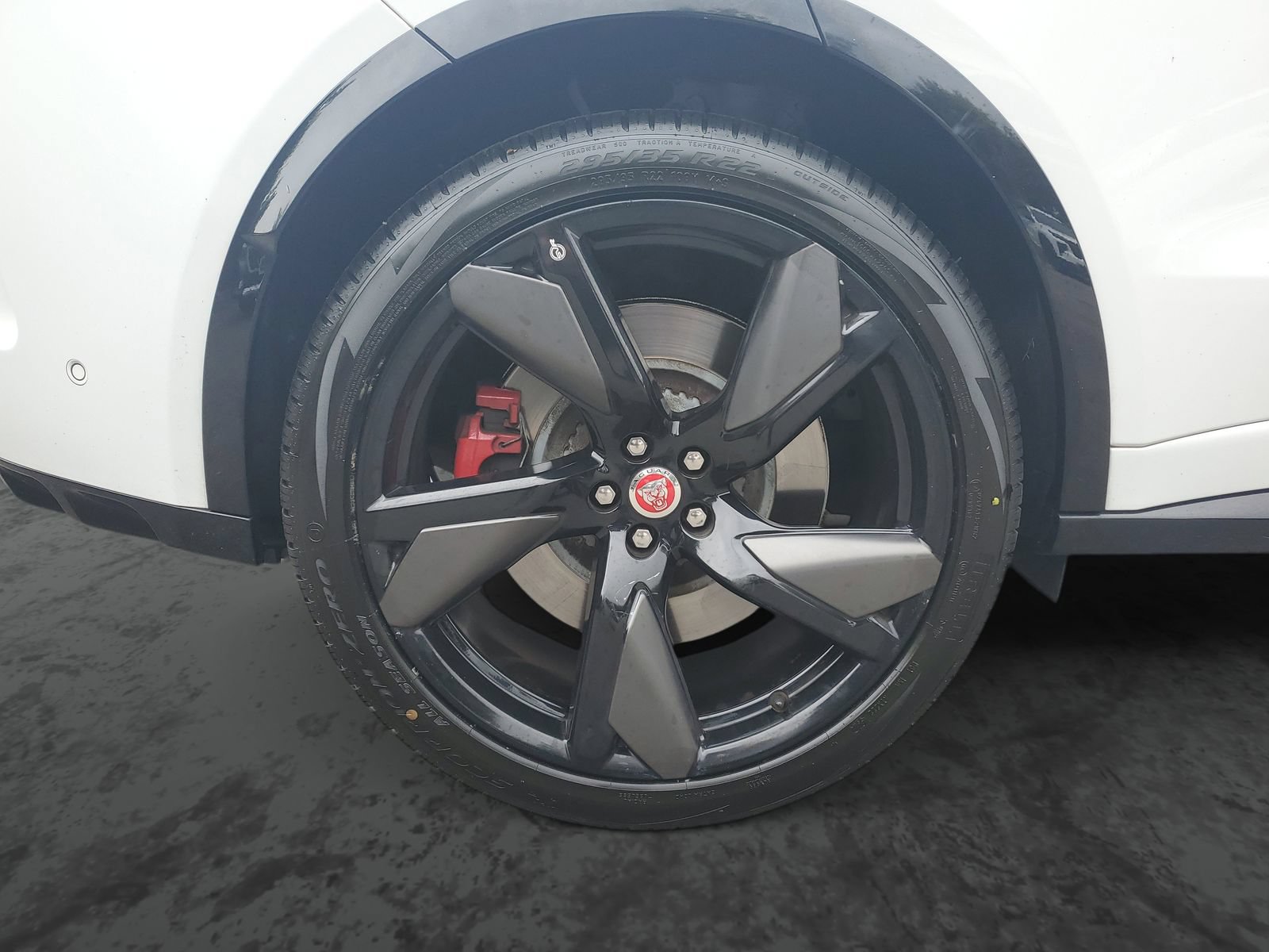 Used 2023 Jaguar F-PACE SVR AWD/4WD image 5