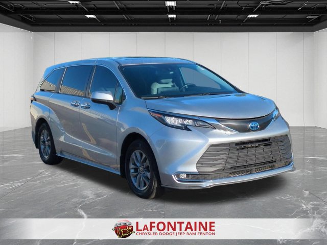 Used 2022 Toyota Sienna XLE AWD/4WD image 7