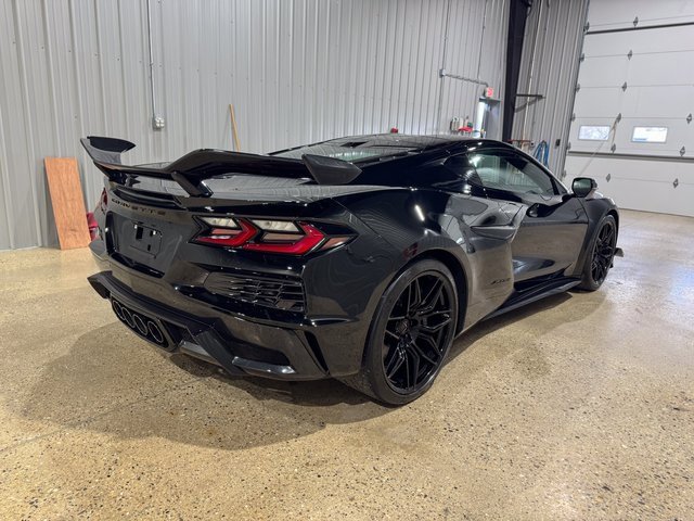Used 2024 Chevrolet Corvette Z06 w/ Z07 Performance Package image 4