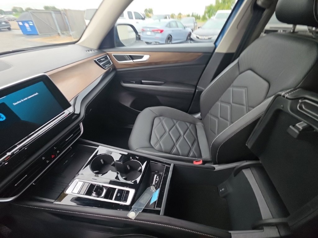 Used 2025 Volkswagen Atlas SE AWD/4WD image 24
