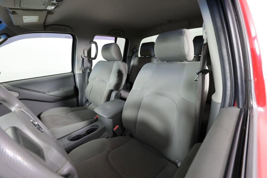 Used 2007 Nissan Frontier SE w/ Power Pkg AWD/4WD image 11