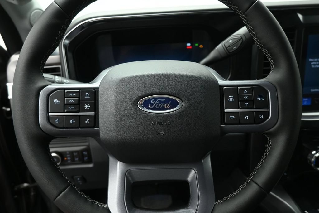 New 2026 Ford F250 Lariat w/ Black Appearance Package AWD/4WD image 12