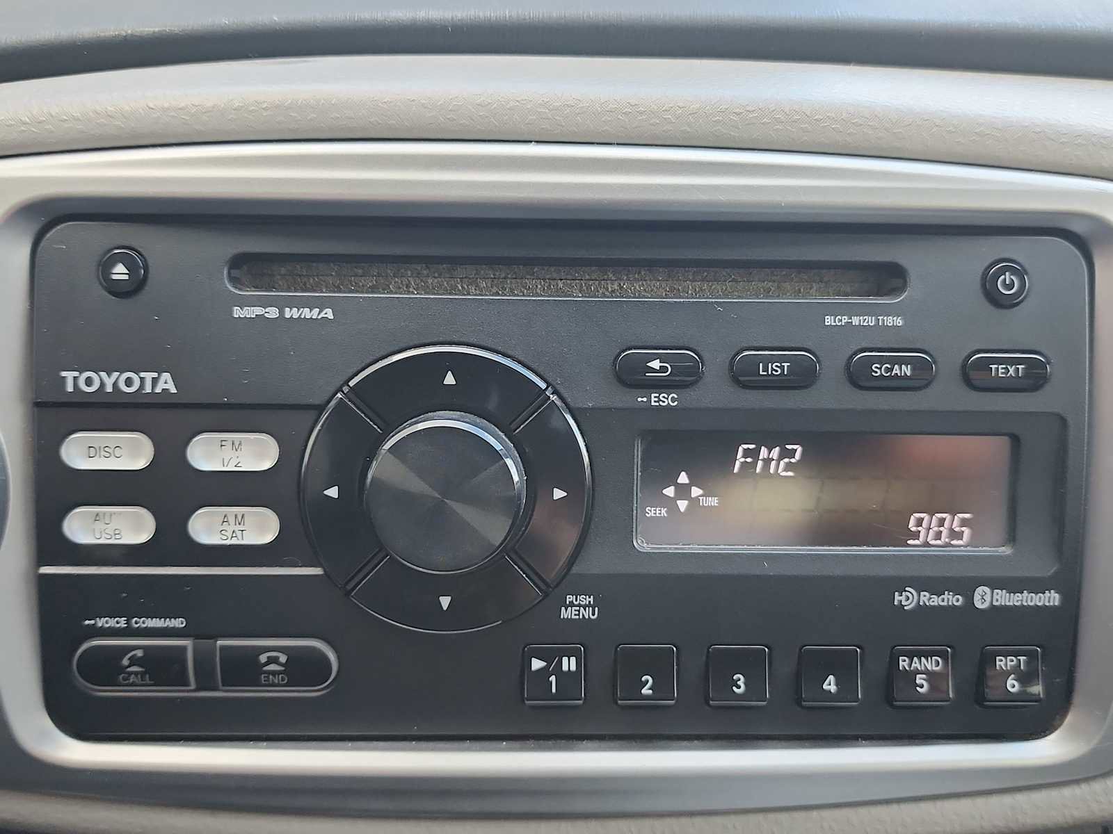 Used 2013 Toyota Yaris L image 18