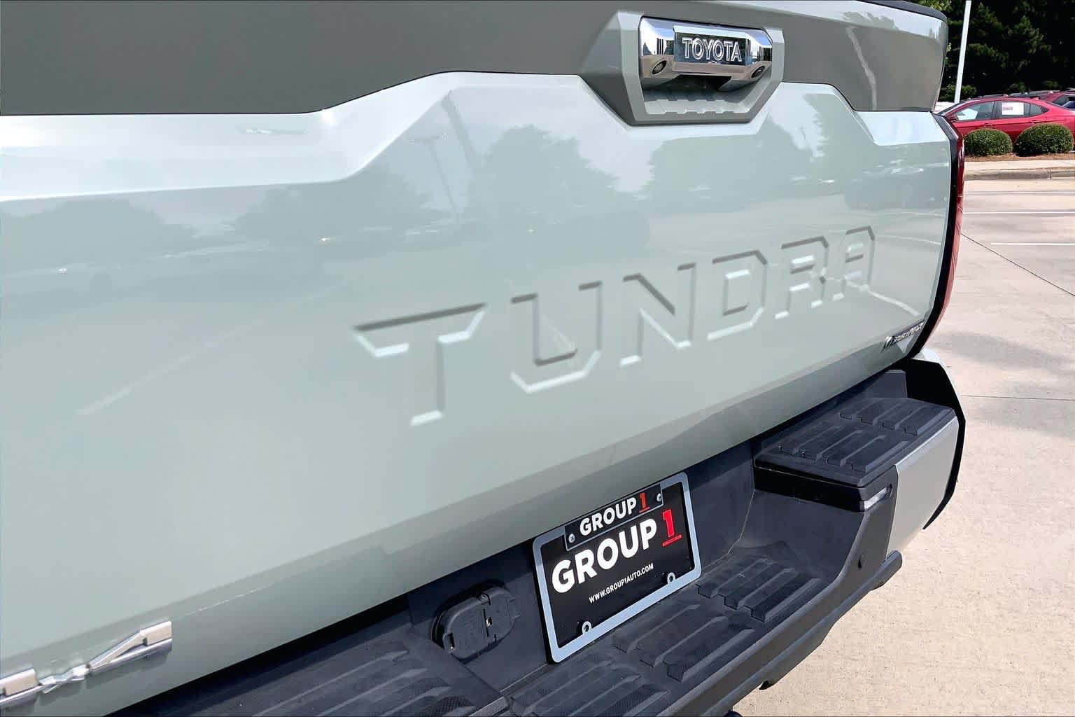 Used 2025 Toyota Tundra Limited AWD/4WD image 32