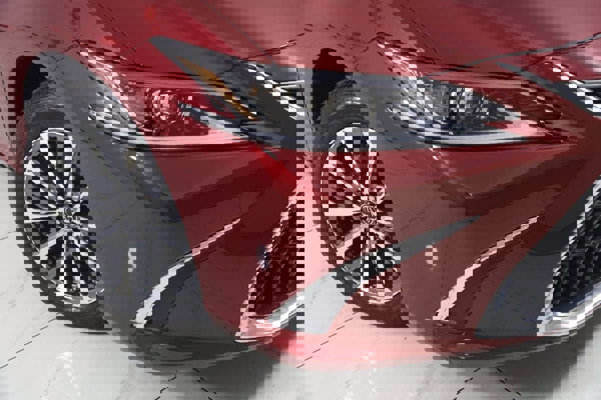 Used 2024 Lexus ES 350 image 16