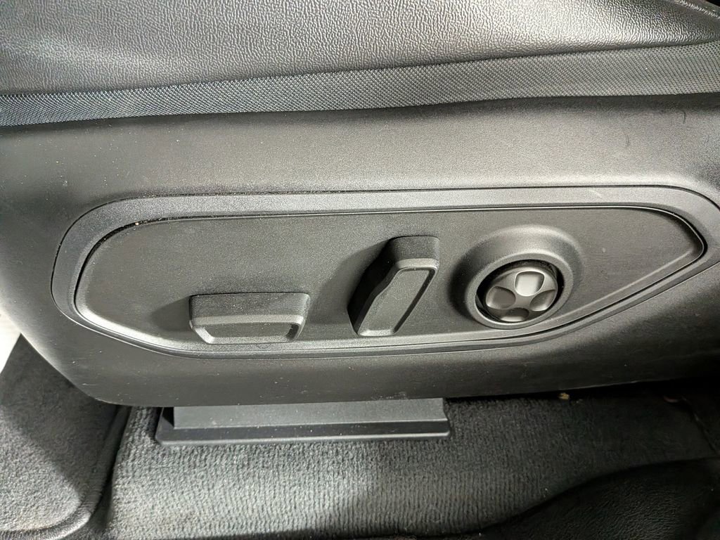 Certified 2023 Jeep Grand Cherokee L Limited image 19