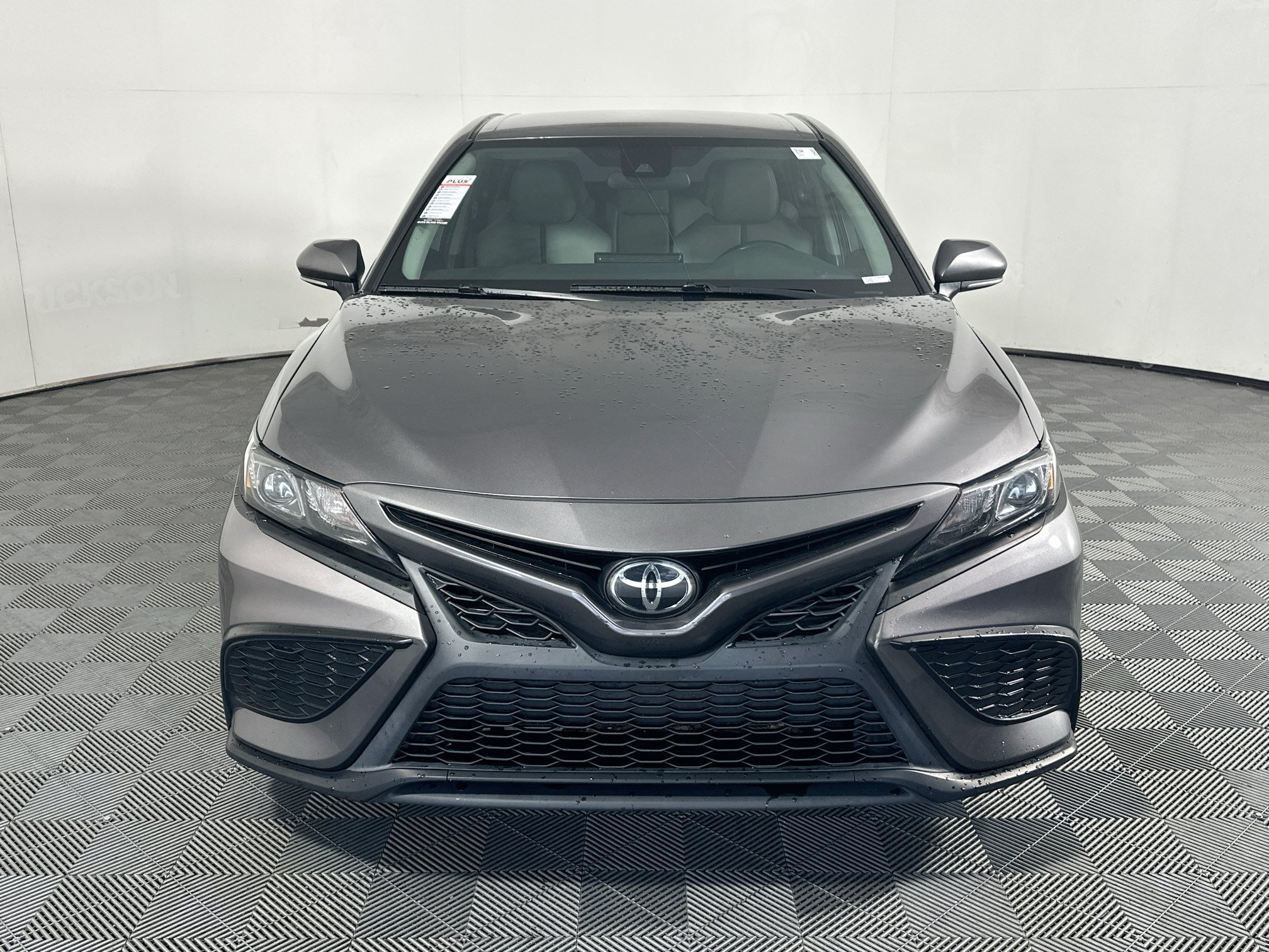 Used 2023 Toyota Camry SE FWD image 8