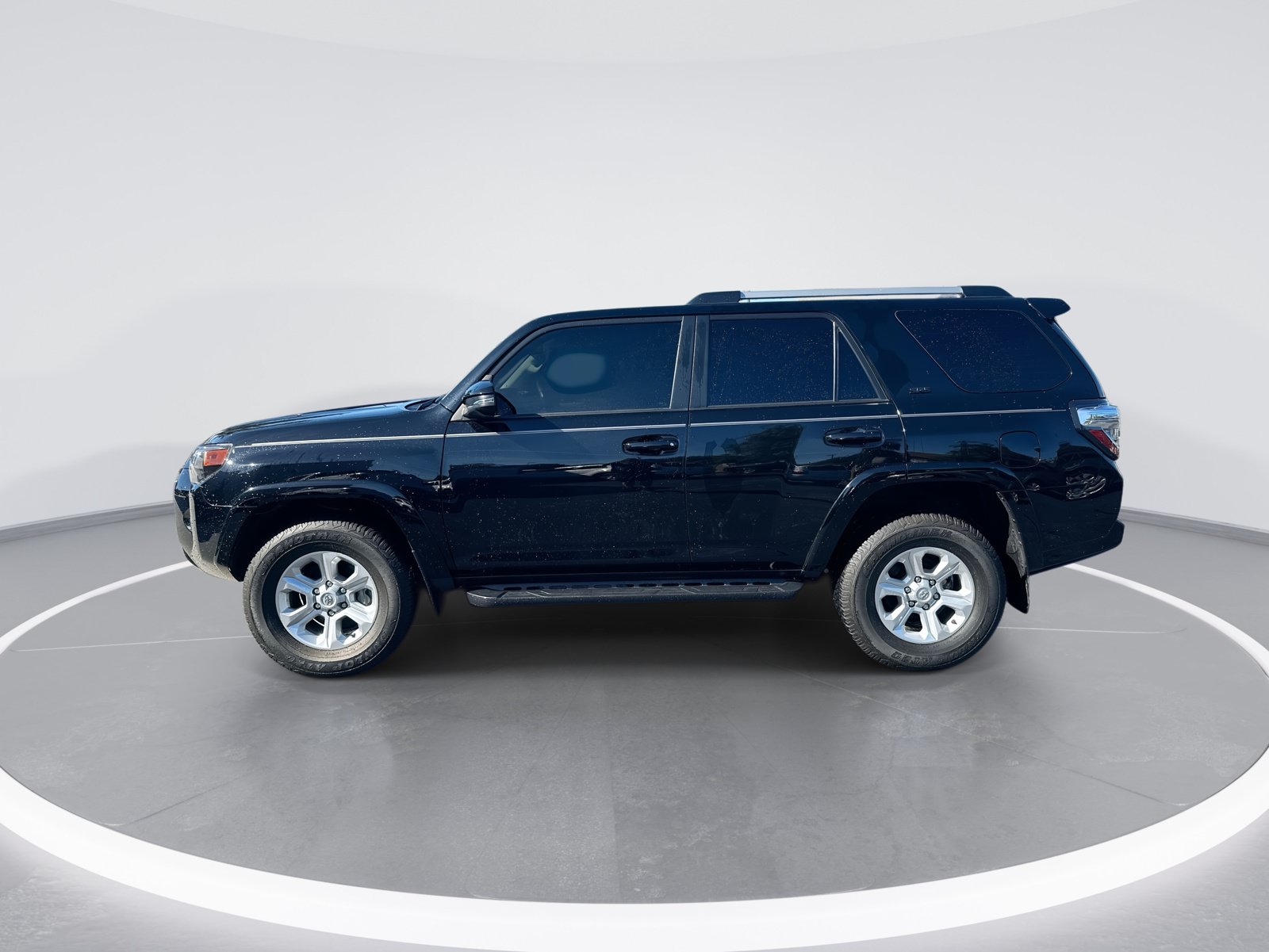 Used 2024 Toyota 4Runner SR5 Premium w/ Moonroof Package AWD/4WD image 6