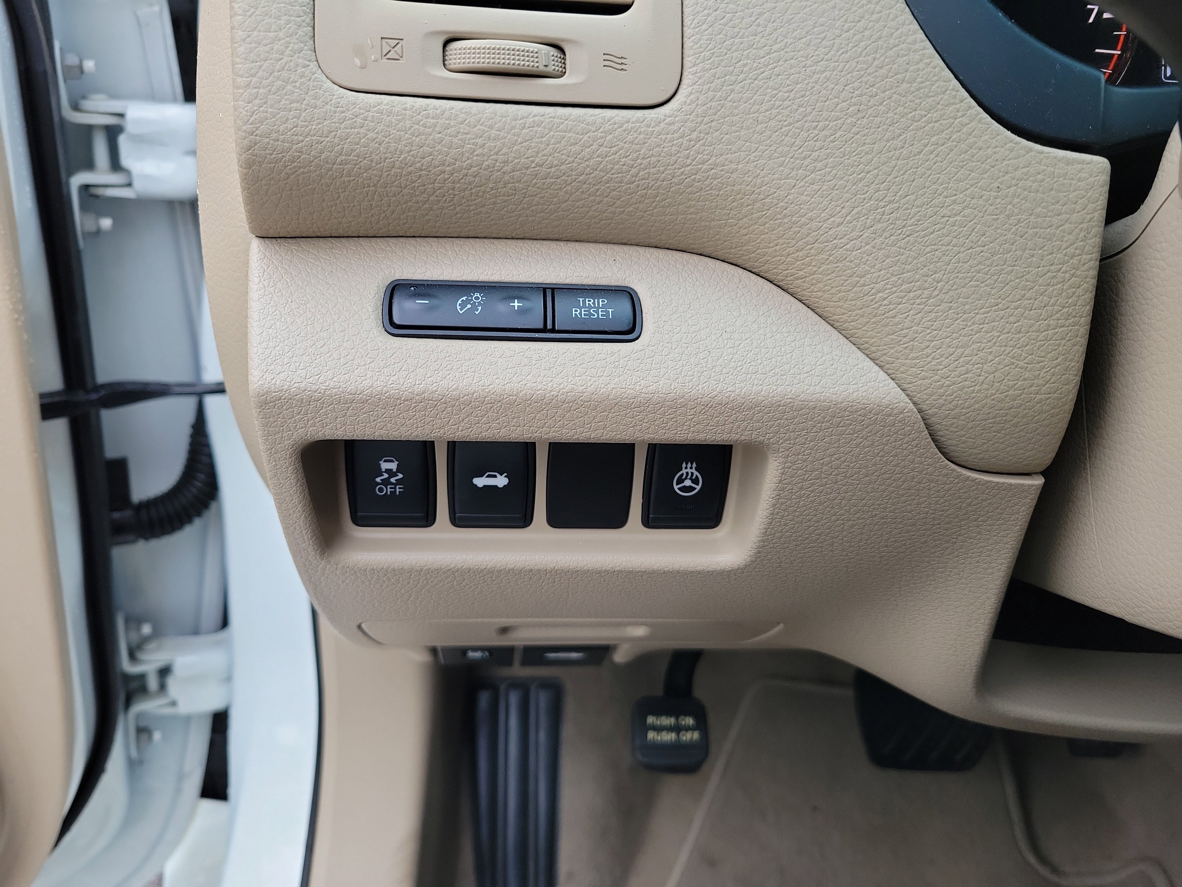 Used 2013 Nissan Altima 3.5 SL FWD image 15