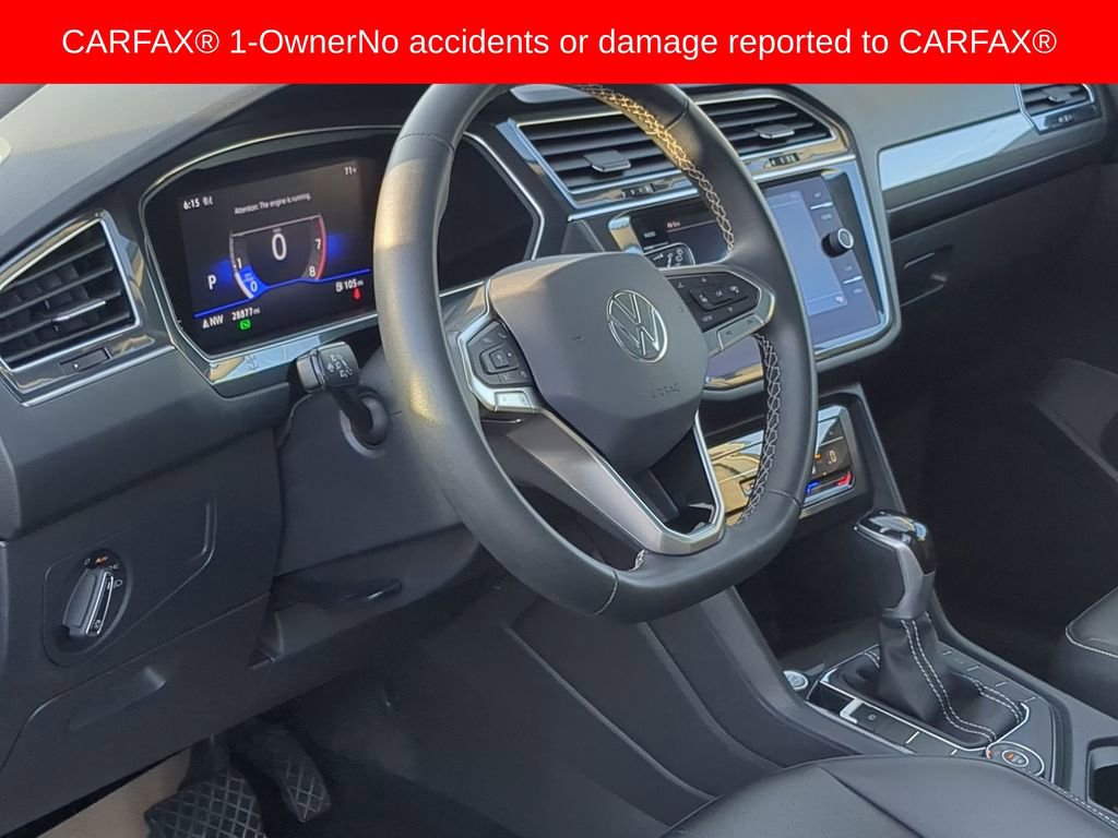 Used 2022 Volkswagen Tiguan SE image 2