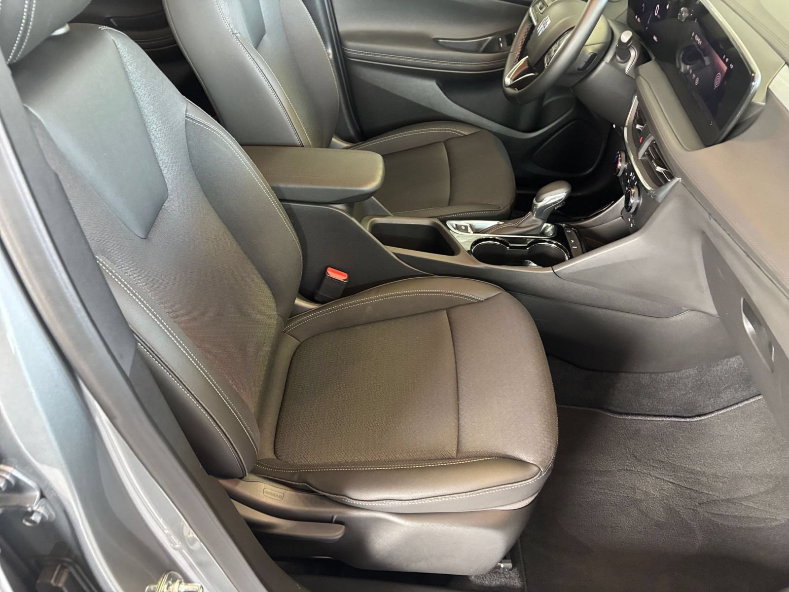 Used 2025 Nissan Sentra SV FWD image 35