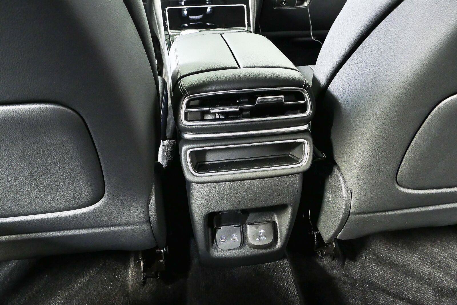 Used 2025 Genesis GV80 2.5T AWD/4WD image 19