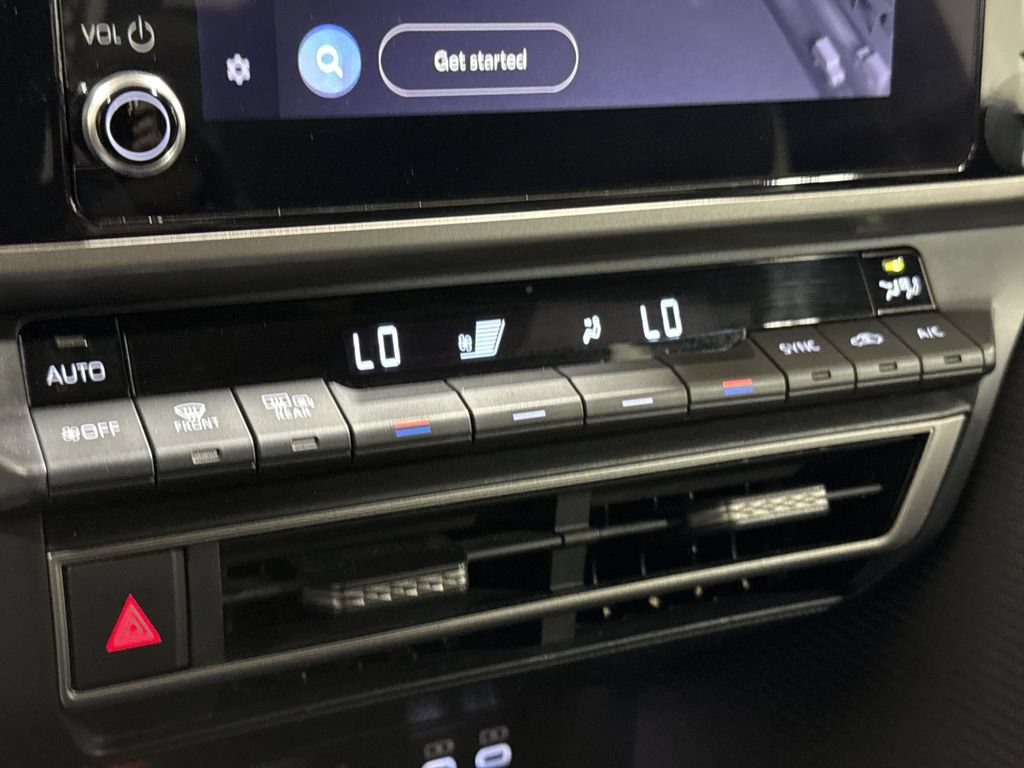 Used 2025 Toyota Camry Hybrid FWD image 16