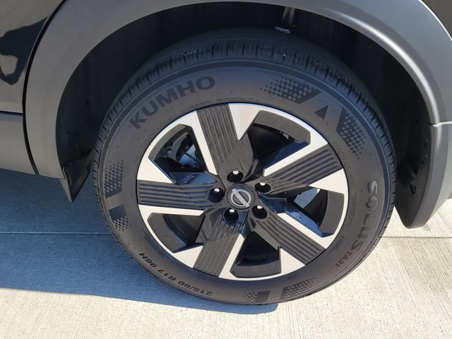 Used 2025 Nissan Kicks SV AWD/4WD image 14