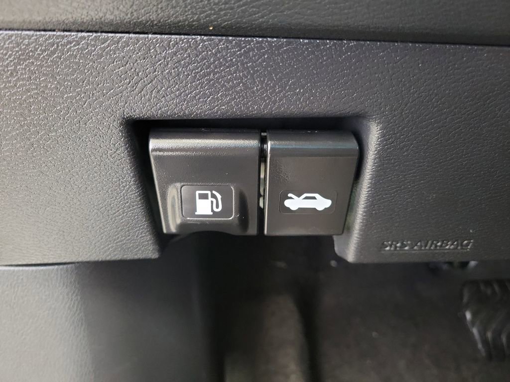 Used 2023 Nissan Versa SV w/ Electronics Package FWD image 31