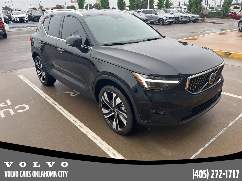 Used 2024 Volvo XC40 B5 Plus w/ Protection Package Premier AWD/4WD image 7