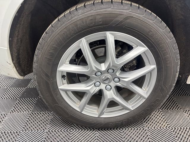Used 2021 Volvo XC60 T5 Momentum image 8