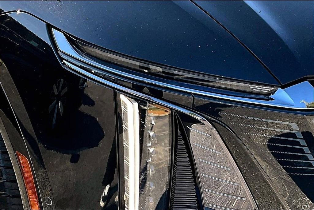 Certified 2024 Cadillac Lyriq Sport AWD/4WD image 32