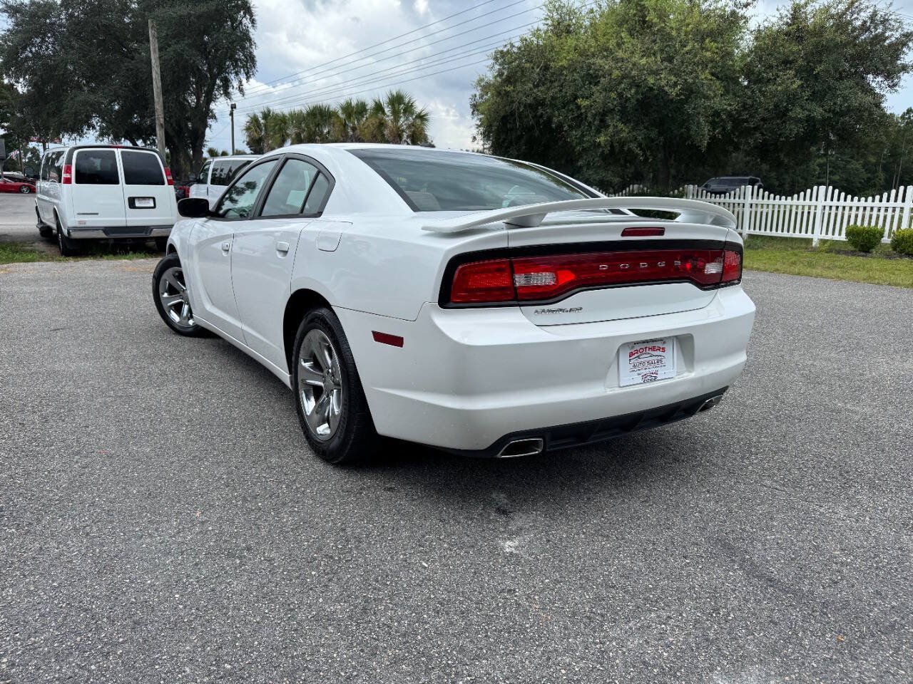 Used 2014 Dodge Charger SE w/ Sport Appearance Group RWD image 34