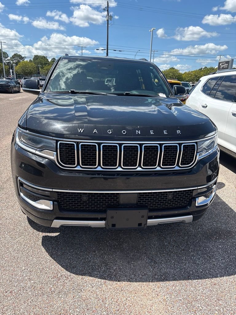 Used 2024 Jeep Wagoneer L Series II w/ Flexible Seating Group RWD image 13
