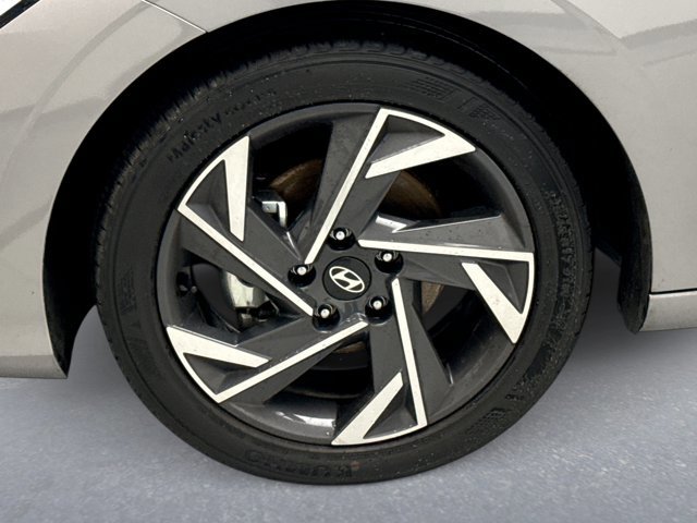 Used 2025 Hyundai Elantra Sport image 22