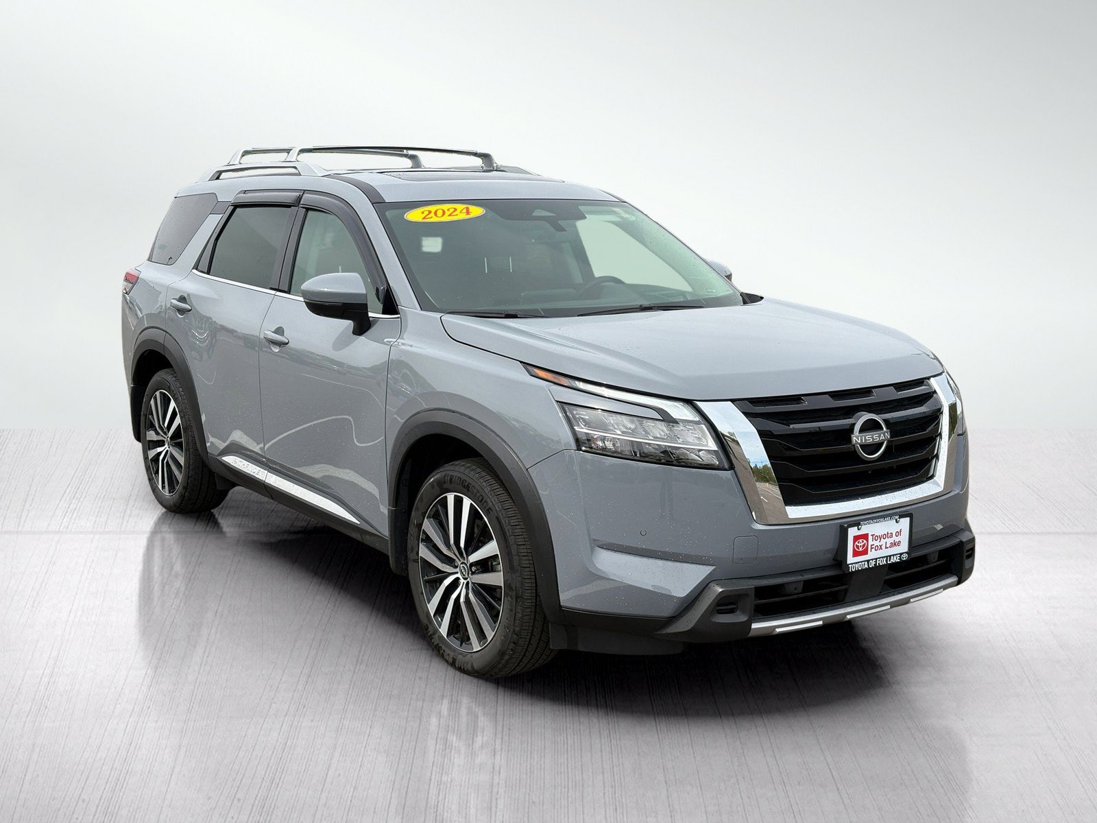 Used 2024 Nissan Pathfinder Platinum w/ Cargo Package AWD/4WD image 3
