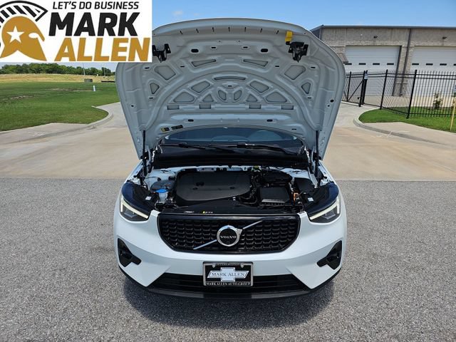 Used 2023 Volvo XC40 B4 Ultimate FWD image 30