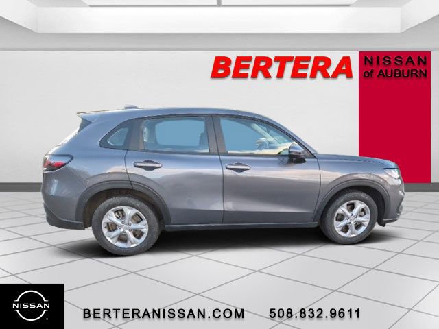 Used 2023 Honda HR-V LX image 2