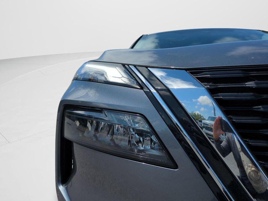Certified 2023 Nissan Rogue S image 17