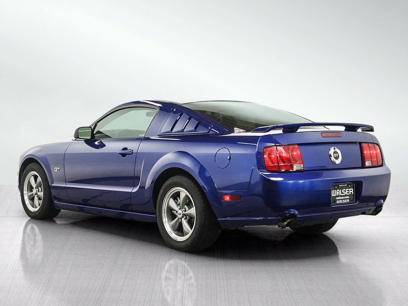Used 2005 Ford Mustang GT Premium RWD image 4