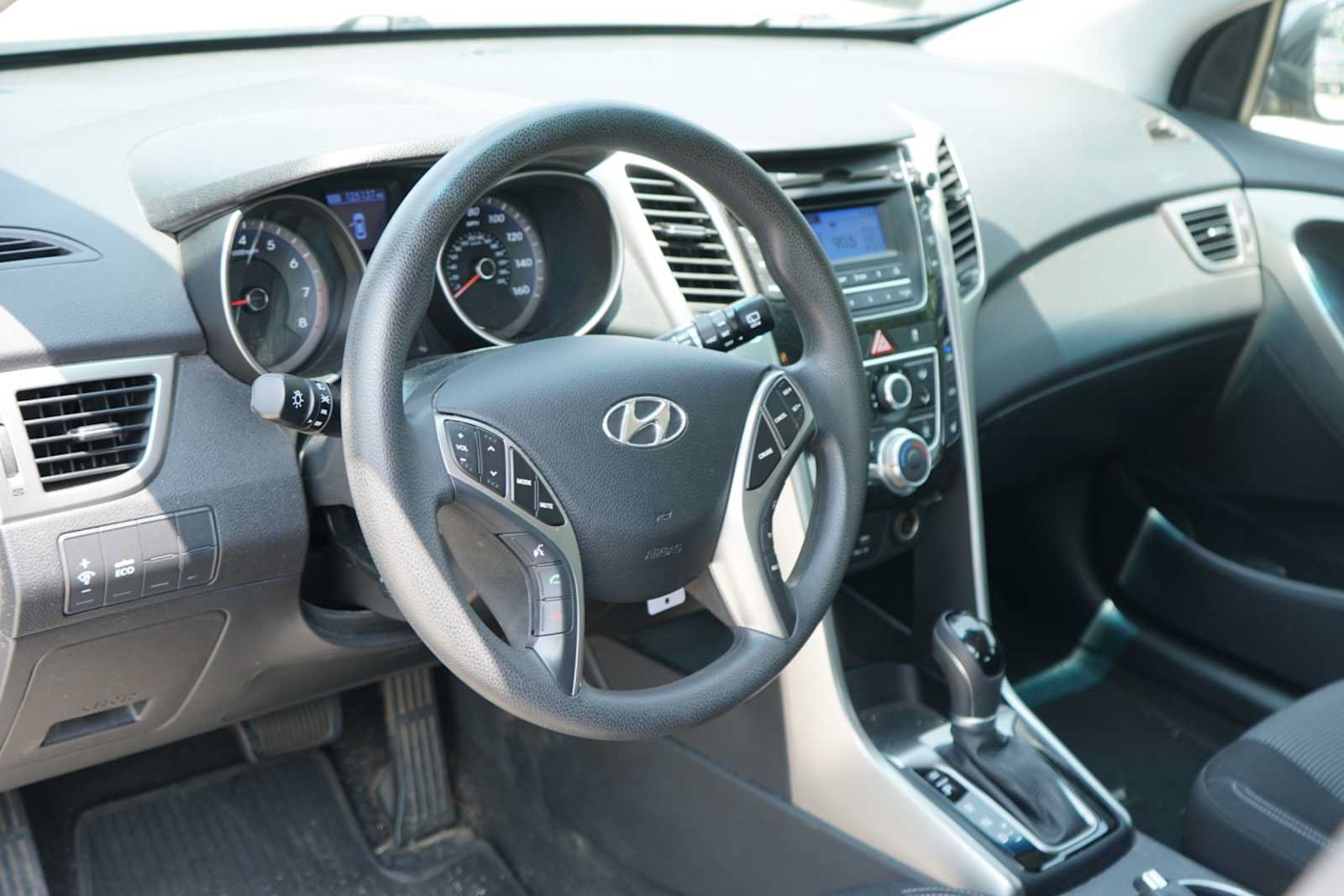 Used 2016 Hyundai Elantra GT FWD image 6