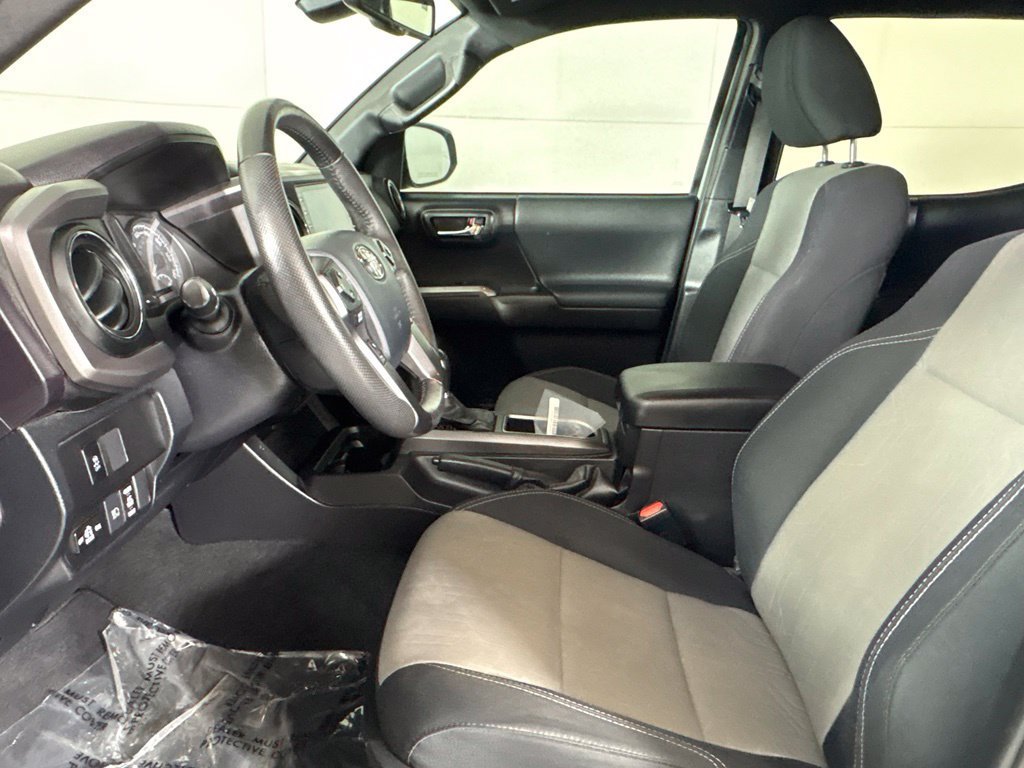 Used 2020 Toyota Tacoma TRD Sport w/ Technology Package AWD/4WD image 21