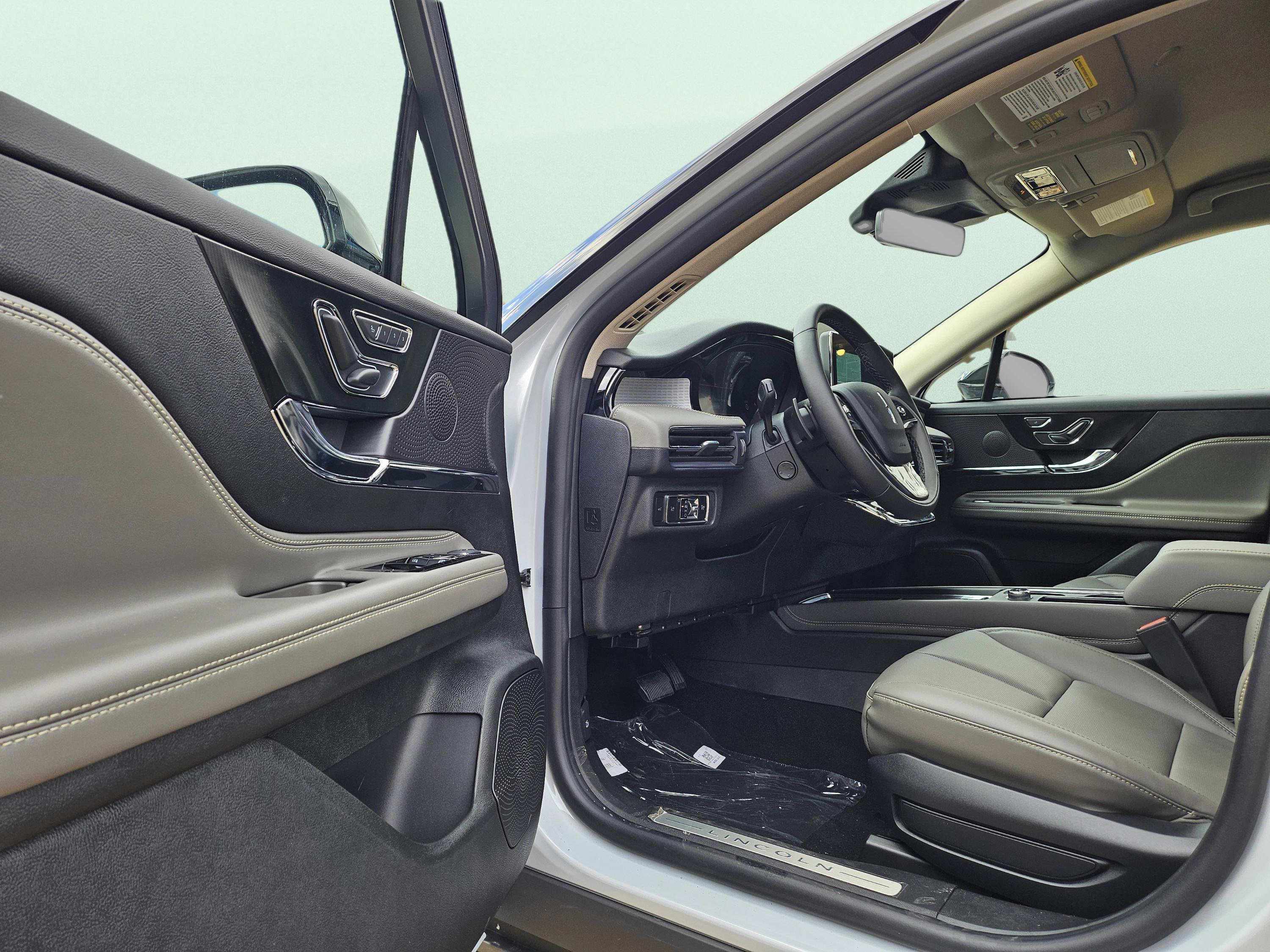 New 2026 Lincoln Corsair Premiere AWD/4WD image 9
