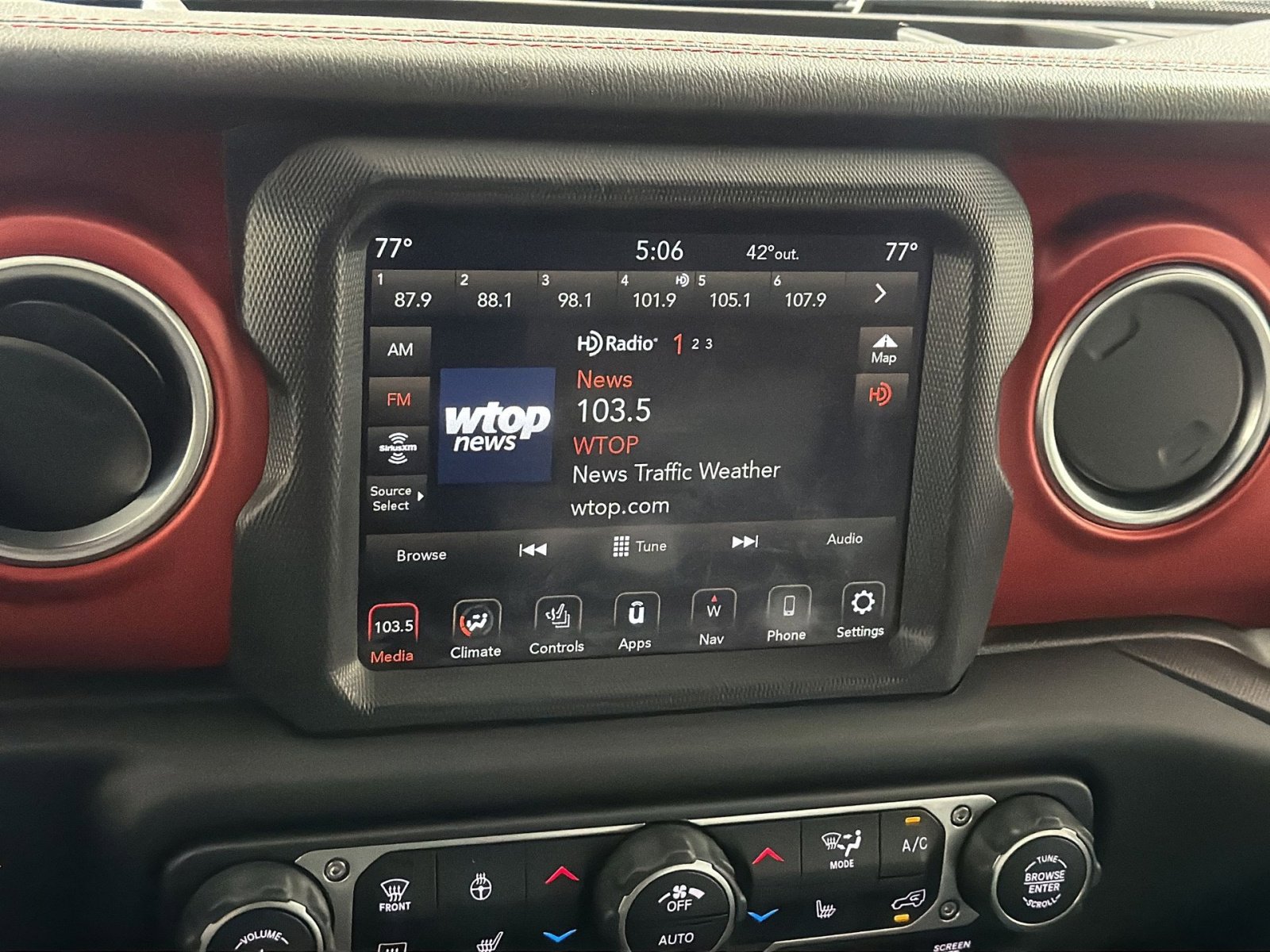 Used 2020 Jeep Wrangler Unlimited Rubicon w/ Dual Top Group image 18