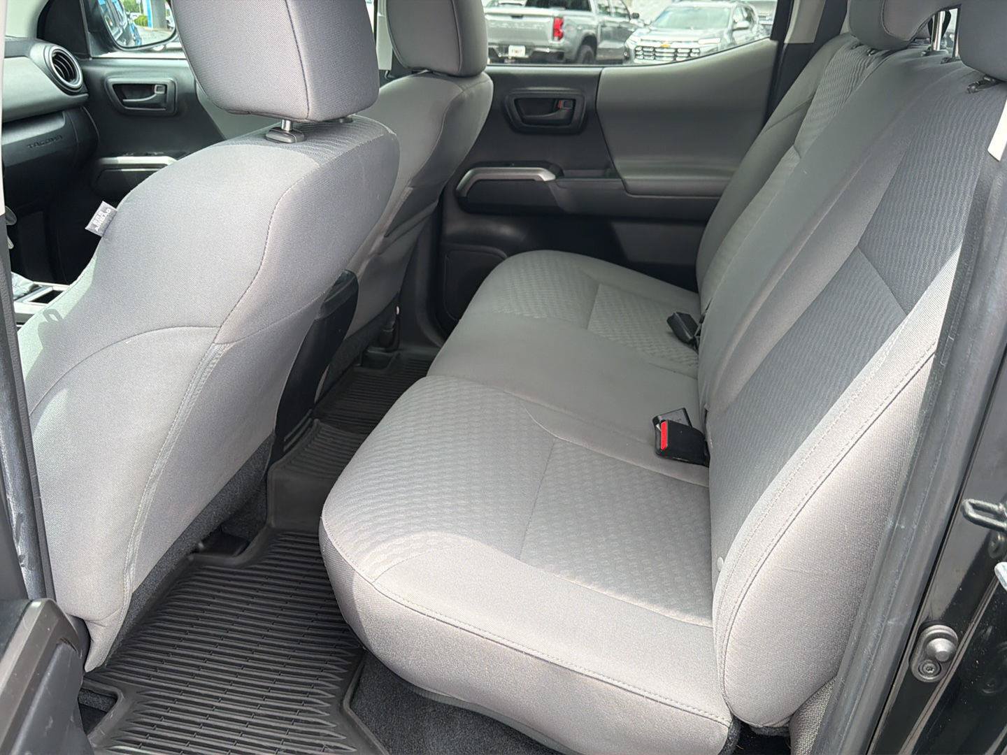 Used 2022 Toyota Tacoma SR5 RWD image 11