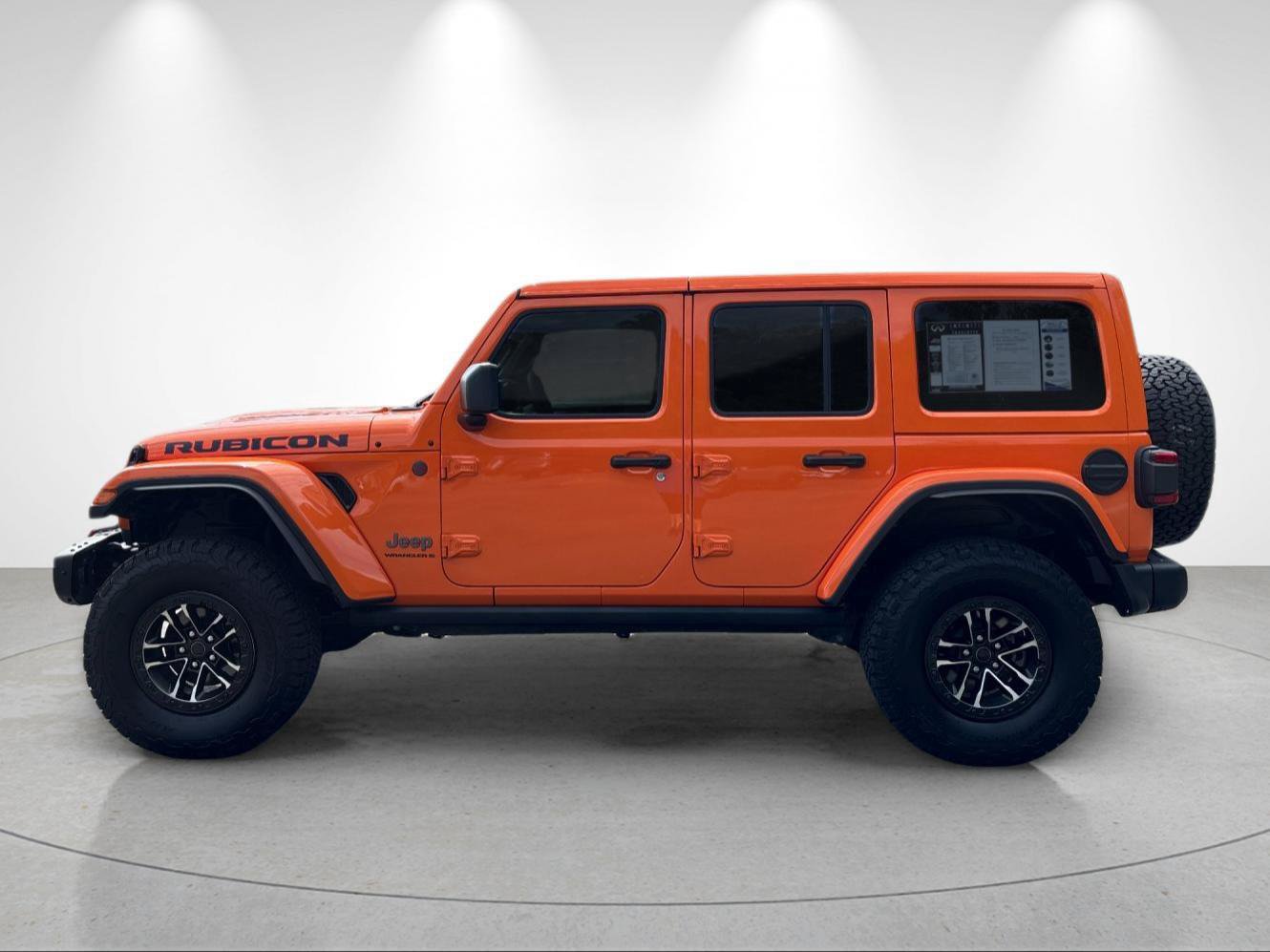 Used 2025 Jeep Wrangler Unlimited Rubicon AWD/4WD image 2