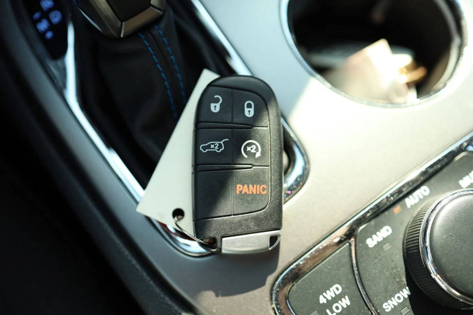 Used 2018 Jeep Grand Cherokee Laredo image 25