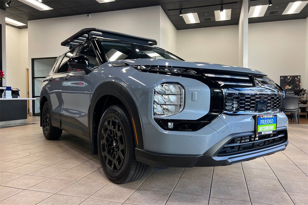 New 2026 Mitsubishi Outlander image 2