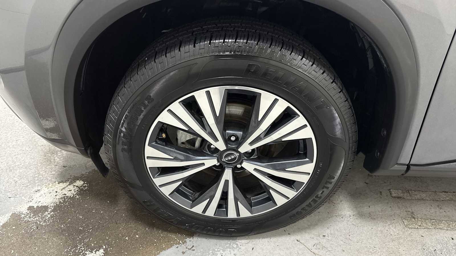 Used 2022 Nissan Rogue SV image 10