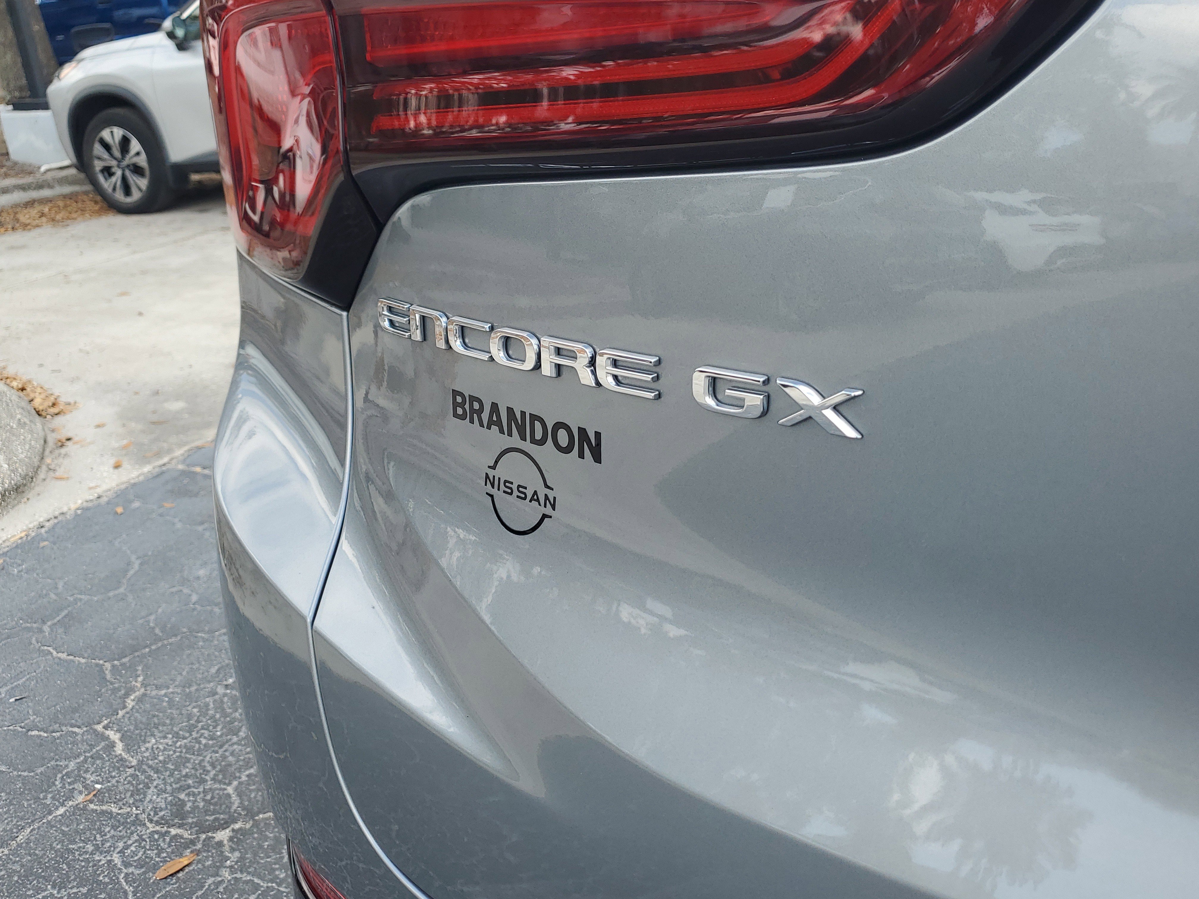 Used 2025 Buick Encore GX Sport Touring w/ Advanced Technology Package image 8