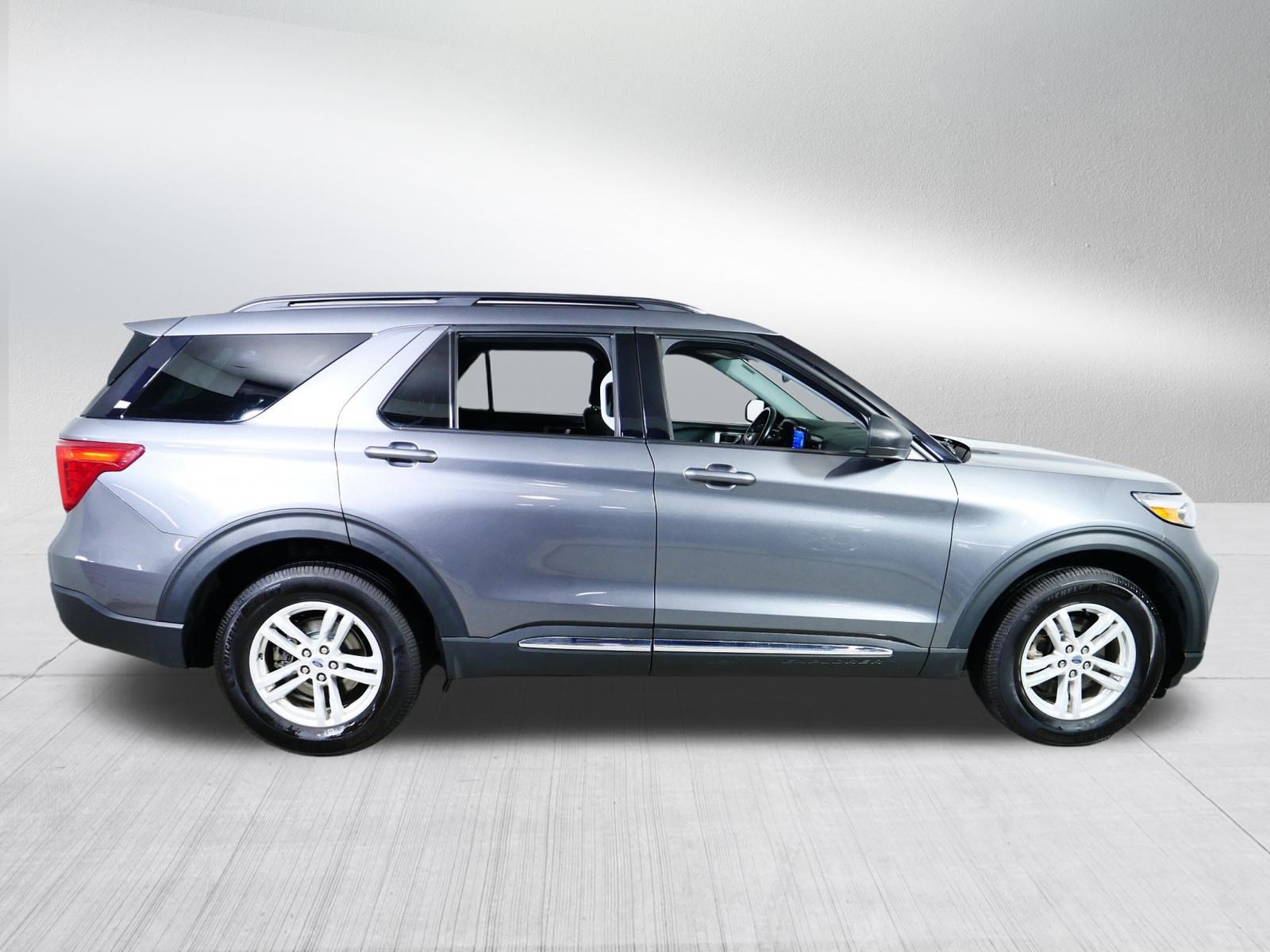 Used 2021 Ford Explorer XLT AWD/4WD image 8
