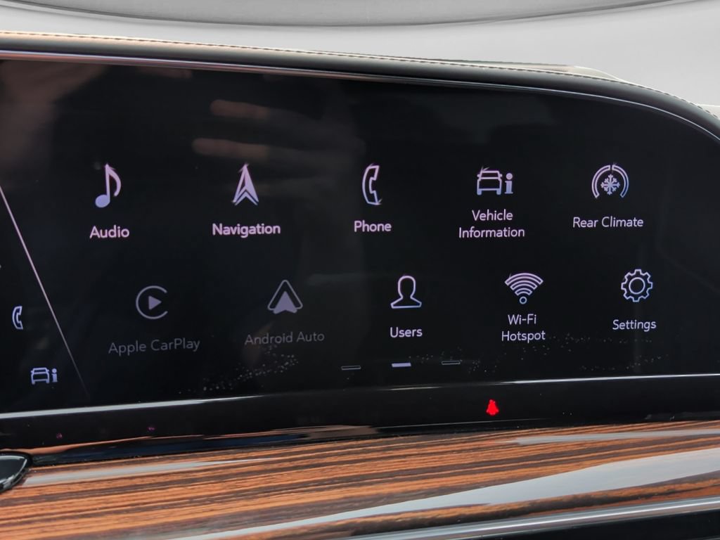 Used 2021 Cadillac Escalade Premium Luxury AWD/4WD image 20