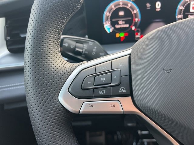 New 2026 Volkswagen Tiguan SE R-Line image 6