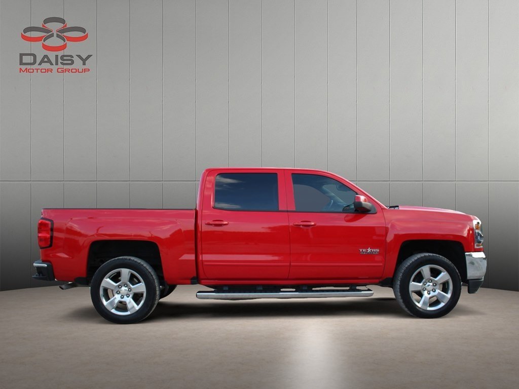 Used 2018 Chevrolet Silverado 1500 LT w/ Texas Edition image 4