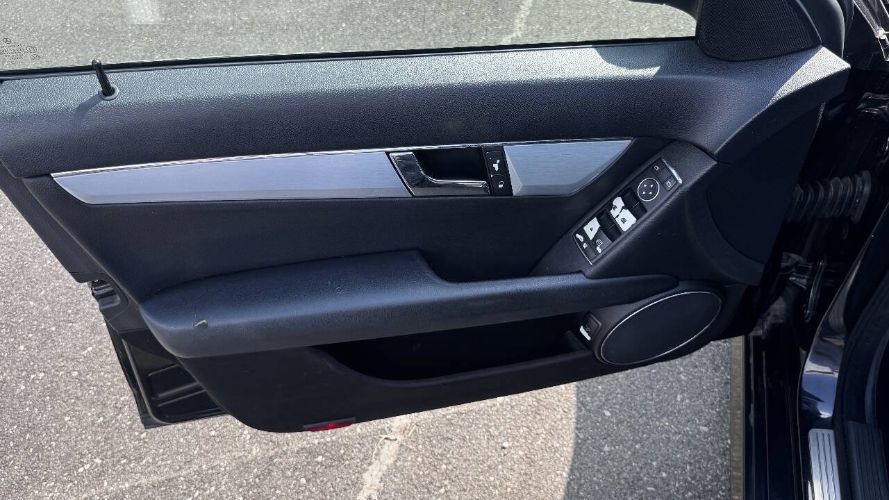 Used 2008 Mercedes-Benz C 300 Sedan image 14