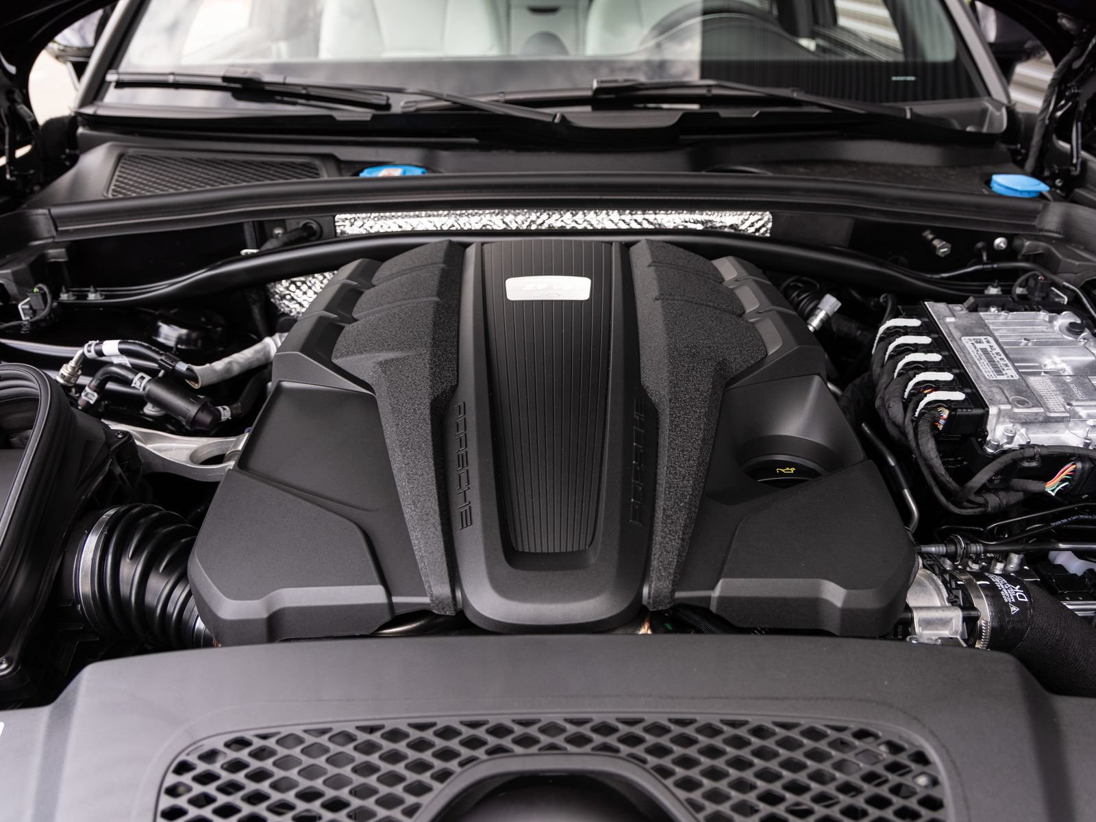 New 2026 Porsche Macan GTS AWD/4WD image 36