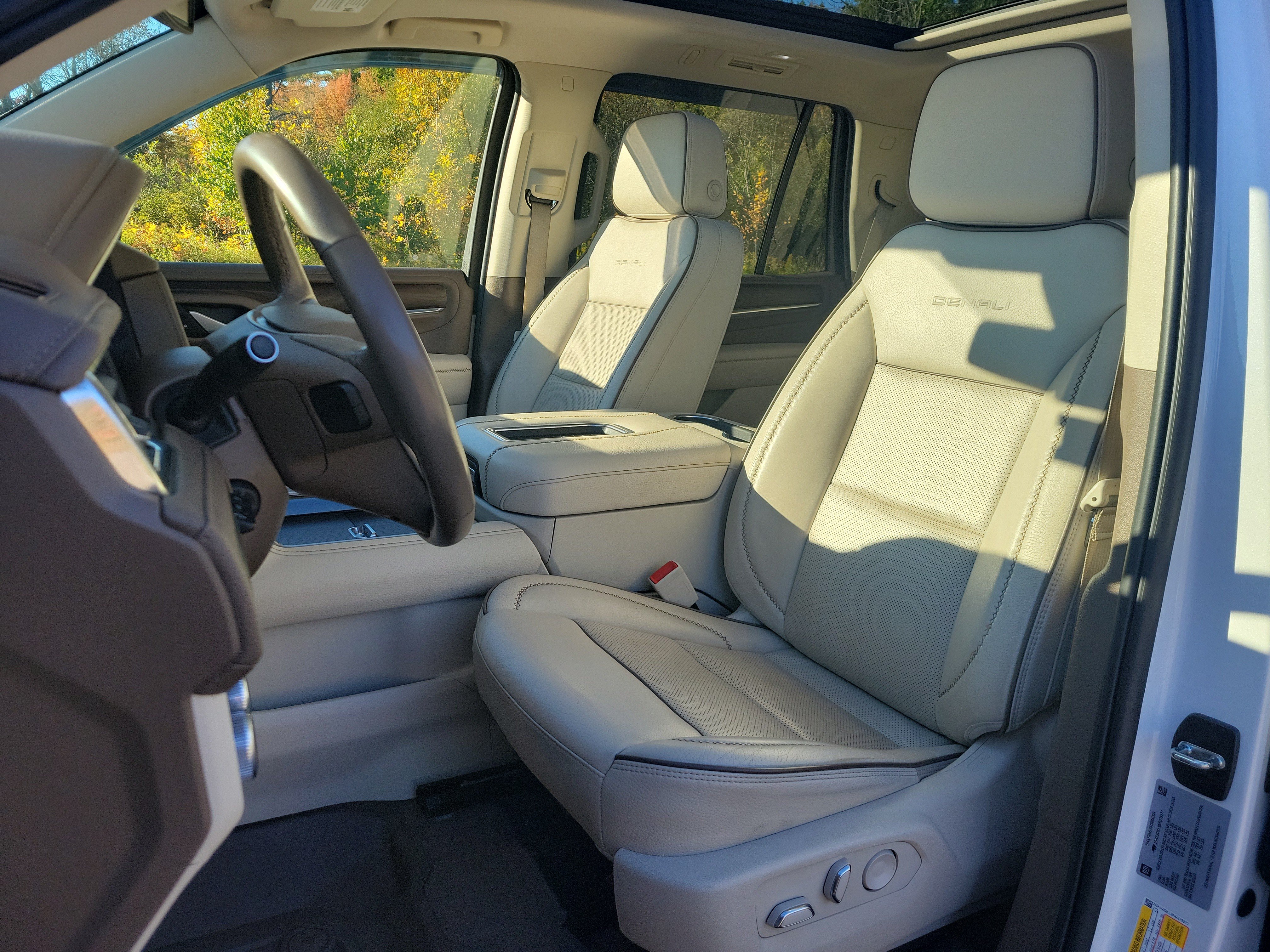 Used 2022 GMC Yukon Denali AWD/4WD image 14