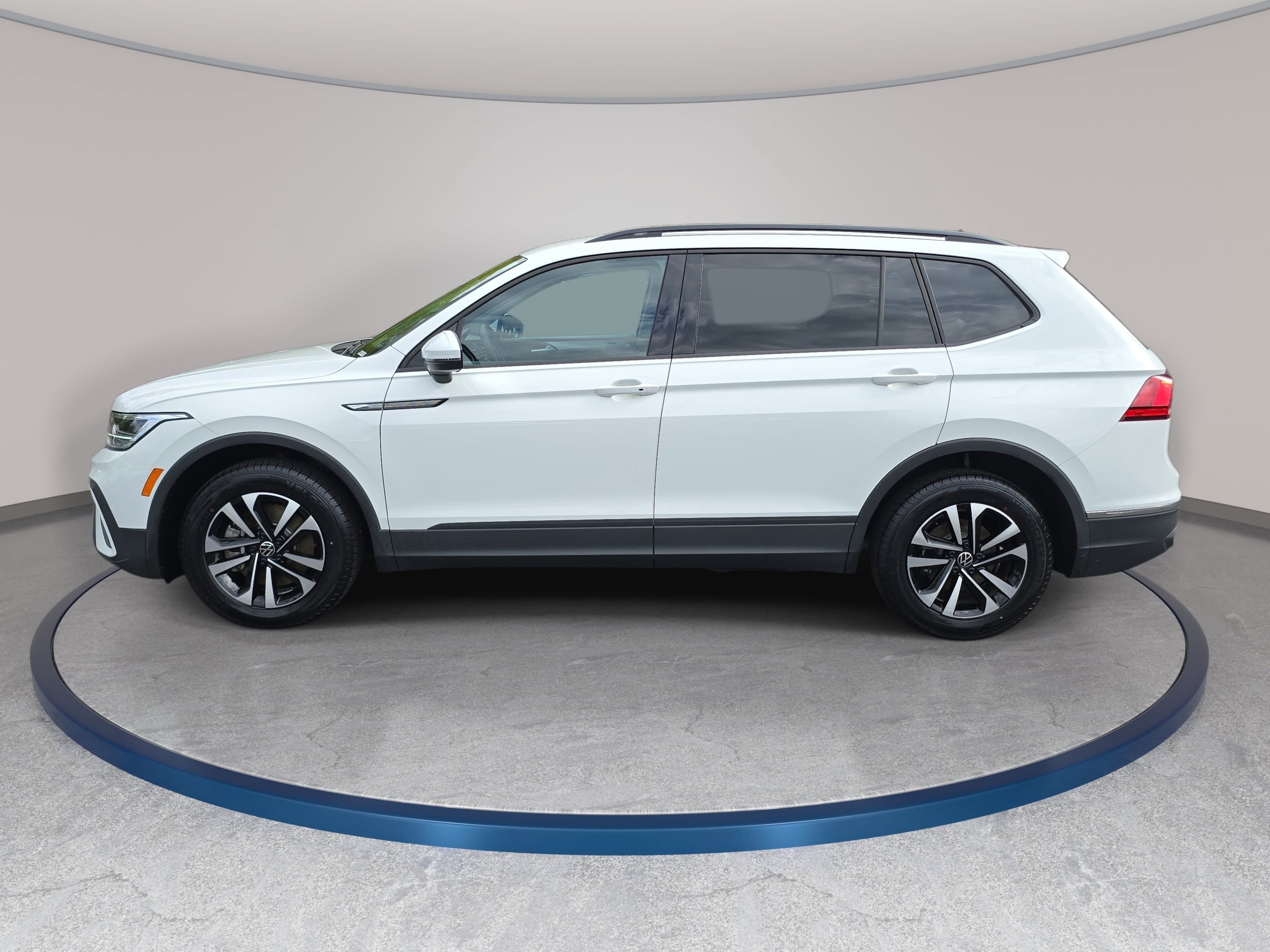 Certified 2023 Volkswagen Tiguan S FWD image 8